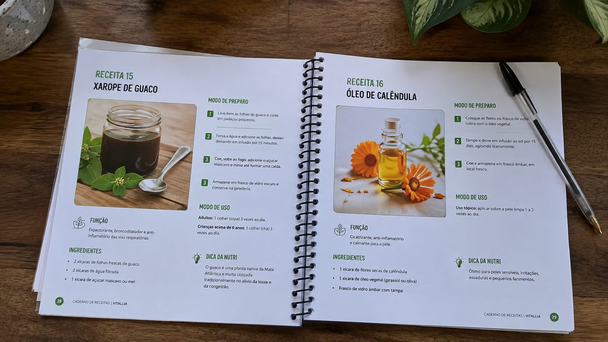 Caderno de receitas da Terapias Integrativas aberto sobre a mesa